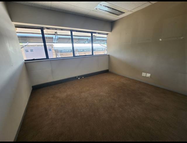 319.90M² OFFICE TO LET IN RANDJESPARK